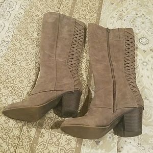 Fergalicious boots size 8